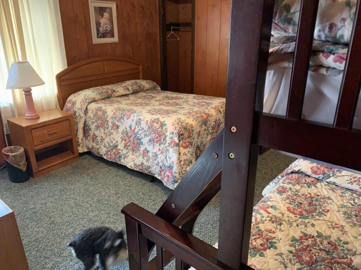Phillips Historic Motel & Cottages รอบบินส์วิลล์ ภายนอก รูปภาพ