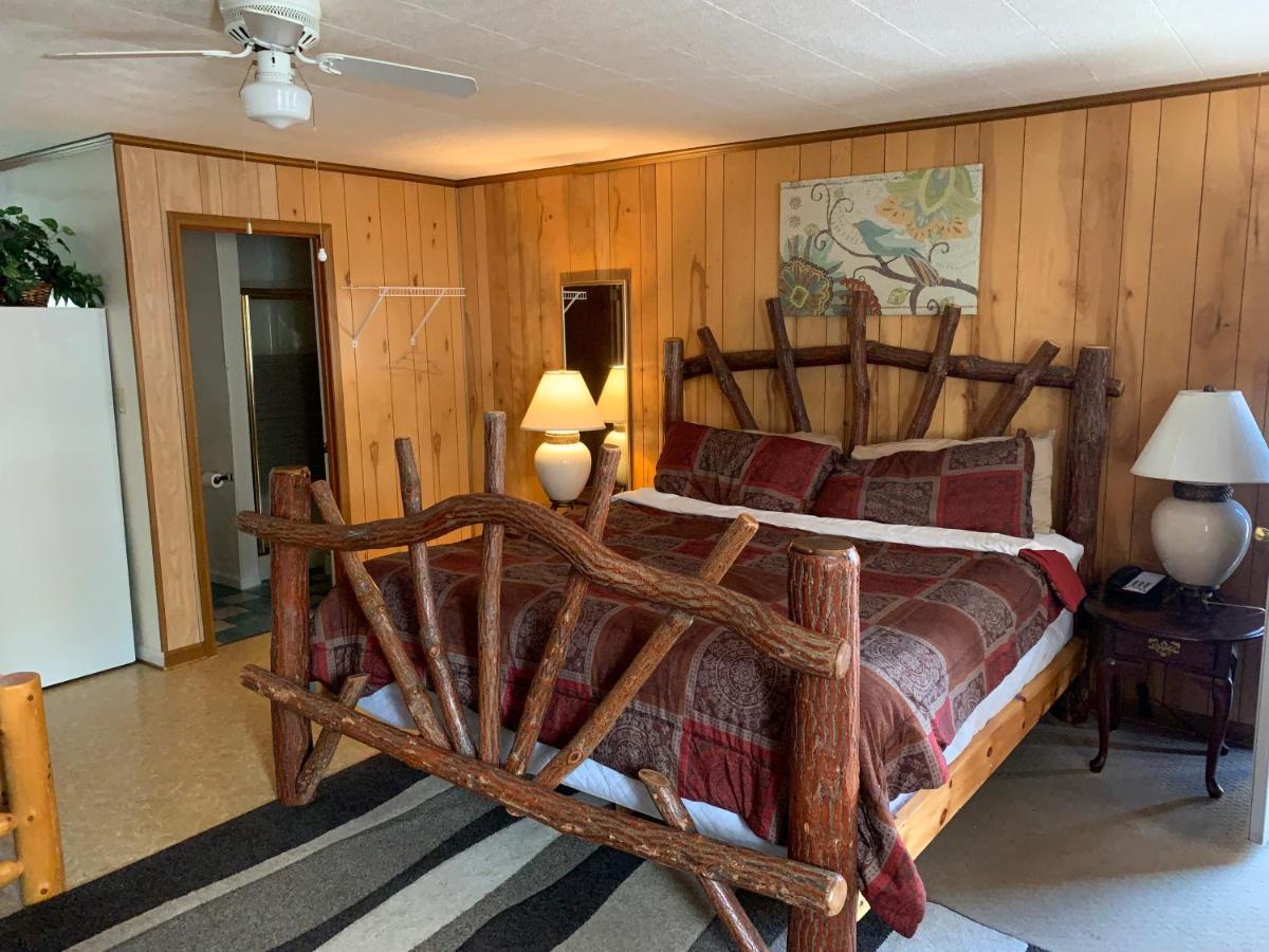 Phillips Historic Motel & Cottages รอบบินส์วิลล์ ภายนอก รูปภาพ