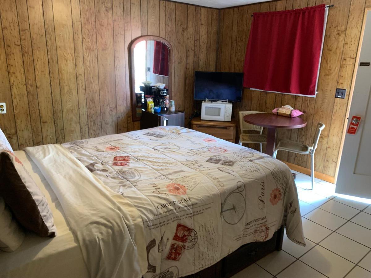 Phillips Historic Motel & Cottages รอบบินส์วิลล์ ภายนอก รูปภาพ
