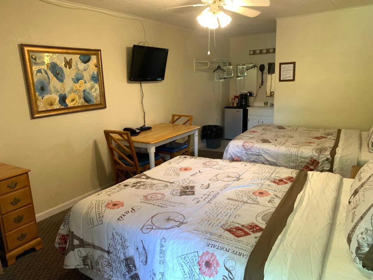 Phillips Historic Motel & Cottages รอบบินส์วิลล์ ภายนอก รูปภาพ
