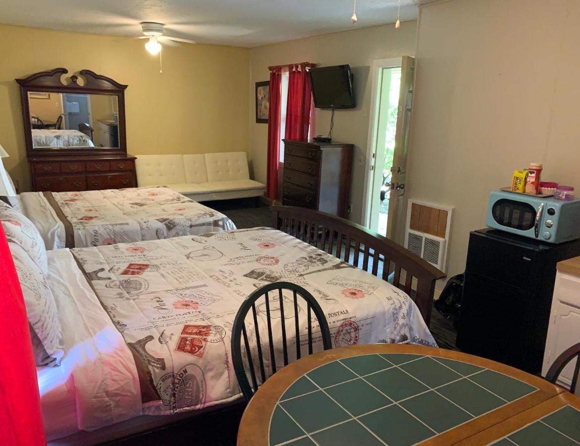 Phillips Historic Motel & Cottages รอบบินส์วิลล์ ภายนอก รูปภาพ