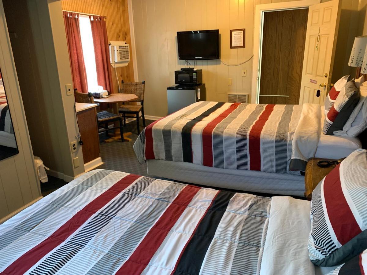 Phillips Historic Motel & Cottages รอบบินส์วิลล์ ภายนอก รูปภาพ