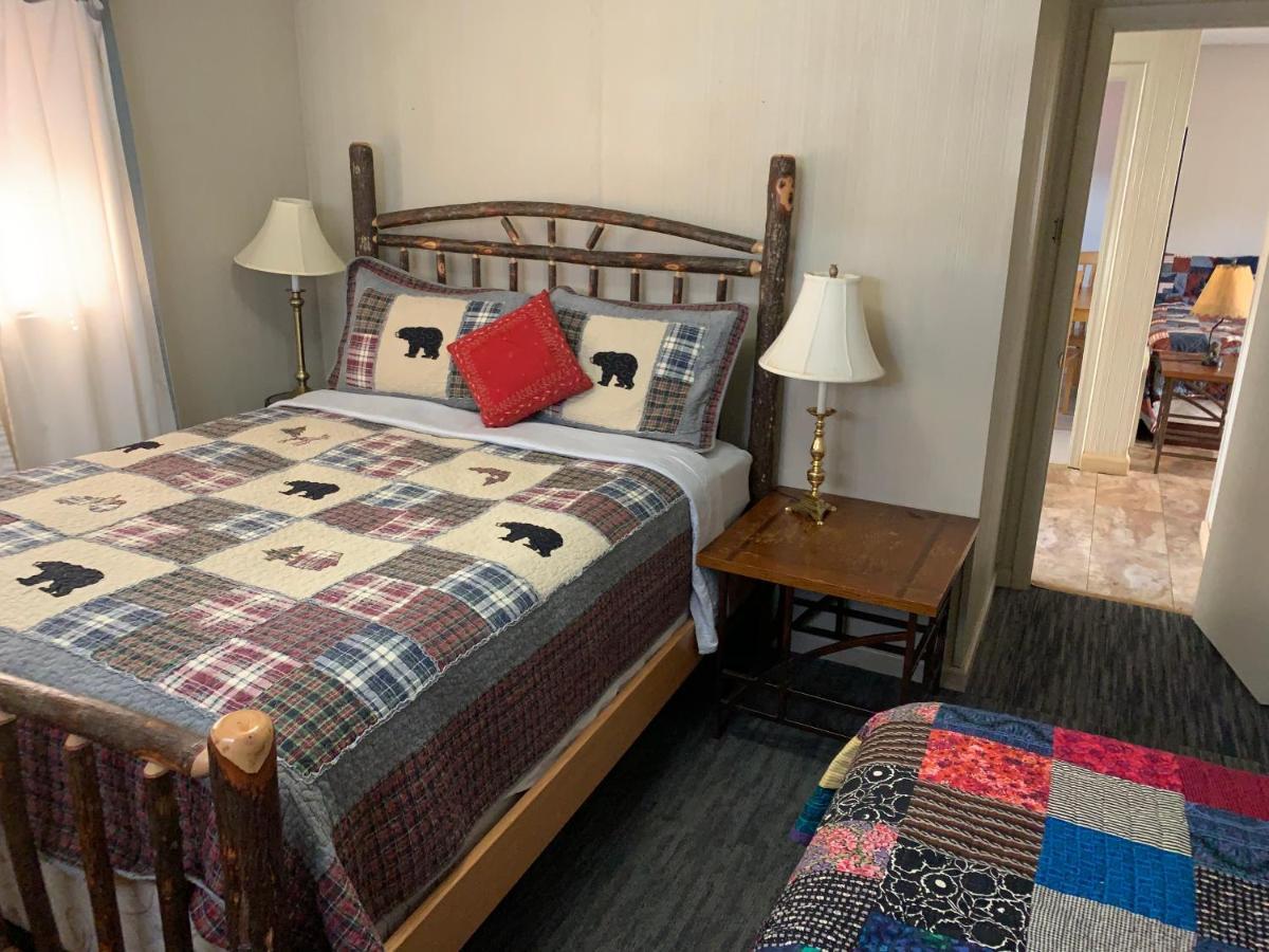 Phillips Historic Motel & Cottages รอบบินส์วิลล์ ภายนอก รูปภาพ