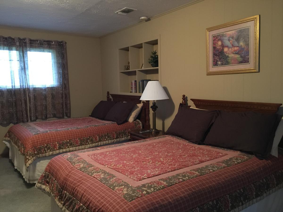 Phillips Historic Motel & Cottages รอบบินส์วิลล์ ภายนอก รูปภาพ