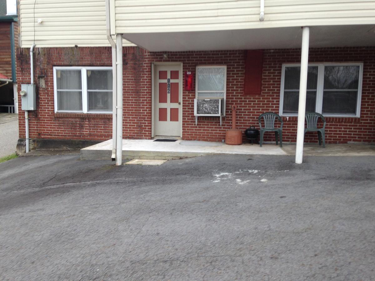 Phillips Historic Motel & Cottages รอบบินส์วิลล์ ภายนอก รูปภาพ