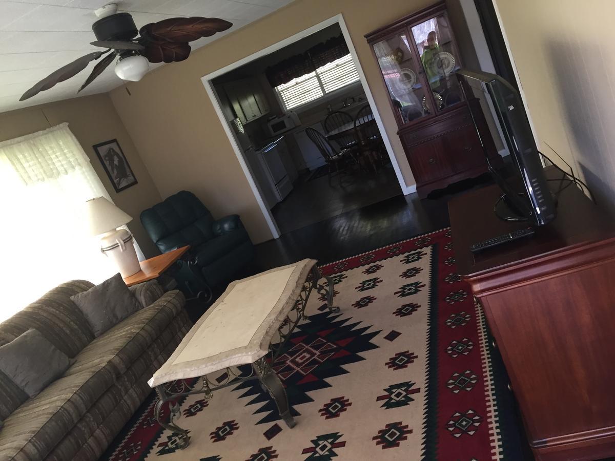 Phillips Historic Motel & Cottages รอบบินส์วิลล์ ภายนอก รูปภาพ