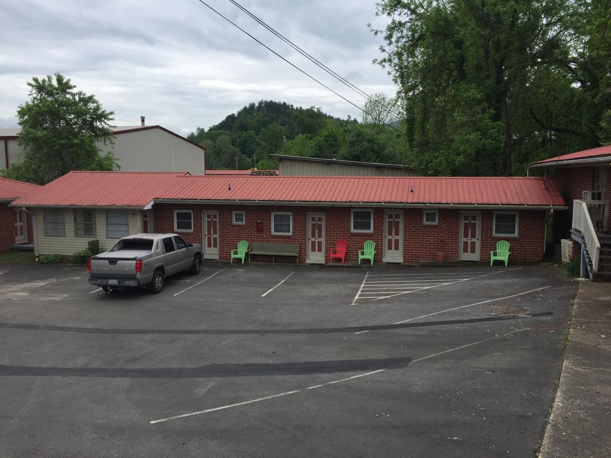 Phillips Historic Motel & Cottages รอบบินส์วิลล์ ภายนอก รูปภาพ