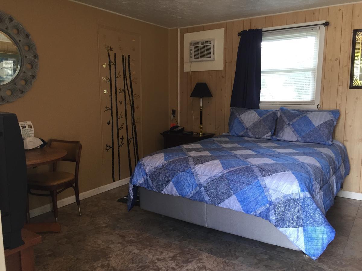 Phillips Historic Motel & Cottages รอบบินส์วิลล์ ภายนอก รูปภาพ